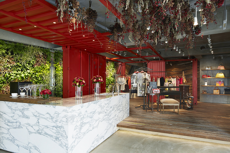 カフェも併設したハイエンドコンセプトストア「ヴェルムーア」が表参道にオープン | 写真