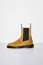 トーガ ビリリース23秋冬シューズ、厚底ミュールローファー＆“メタルベルト”付きサボサンダル｜写真14