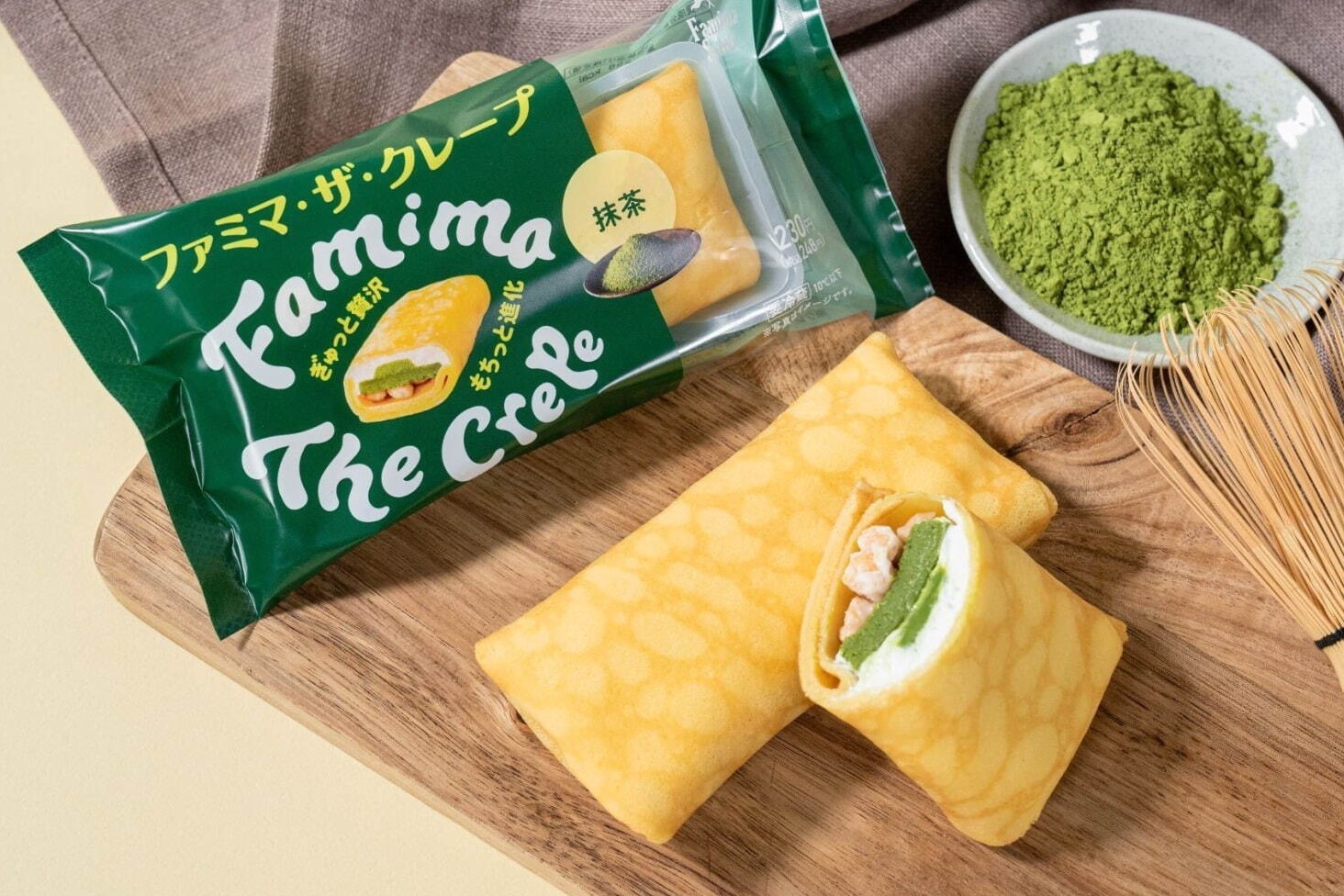 「ファミマ・ザ・クレープ 抹茶」もっちり生地で包んだ抹茶テリーヌ×“サクサク”クランブル