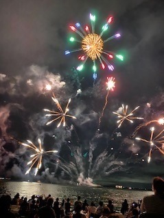 「2023びわ湖大花火大会」約10,000発で彩る滋賀・琵琶湖の夏の風物詩、桟敷席やペアシートも｜写真7