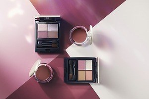 ミキモト コスメティックス23年秋コスメ、“パールの輝き×こなれ秋色”のマルチアイパレットなど