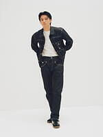 デンハム×ウィンダンシーの初コラボ、大きめシルエットのデニムジャケットやロゴ刺繍入りTシャツなど｜写真16