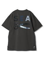 デンハム×ウィンダンシーの初コラボ、大きめシルエットのデニムジャケットやロゴ刺繍入りTシャツなど｜写真2