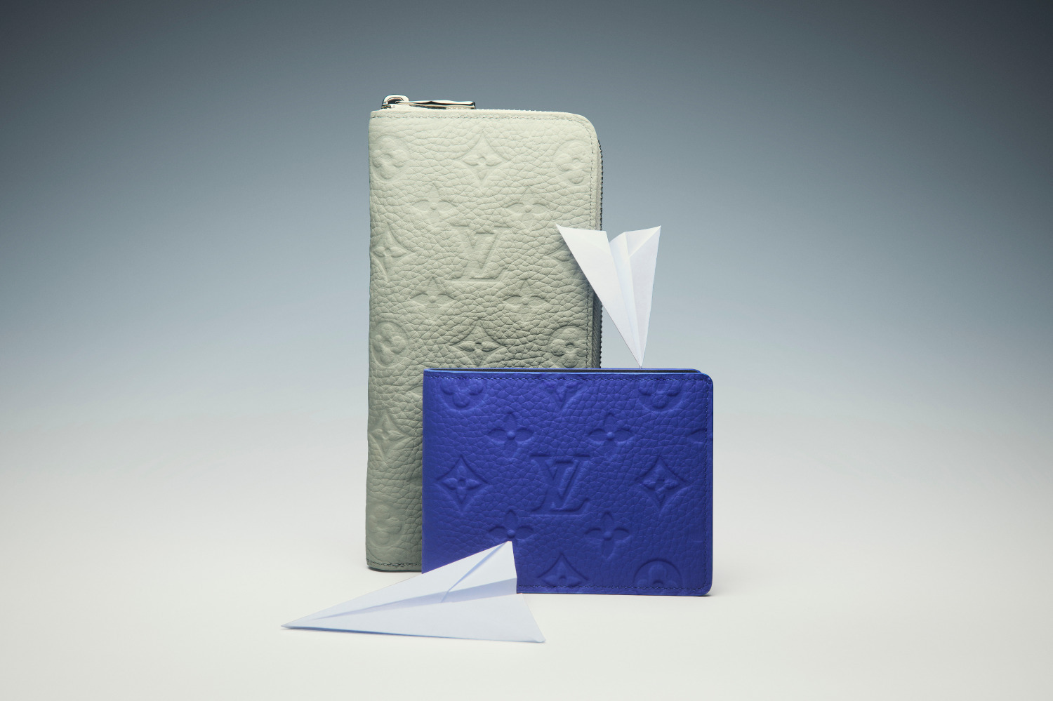 ルイ・ヴィトン新作メンズウォレット、“モノグラム・パターン”の長財布＆鮮やかカラーの2つ折り財布