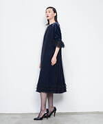 ミュベールの2023年秋冬ワンピース、チュールを重ねたベロアドレス＆シャツワンピース｜写真5