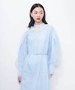 ミュベールの2023年秋冬ワンピース、チュールを重ねたベロアドレス＆シャツワンピース｜写真15