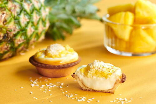 ベイク チーズタルトの夏限定「果実のチーズタルト」マンゴー＆パインココナッツの2種