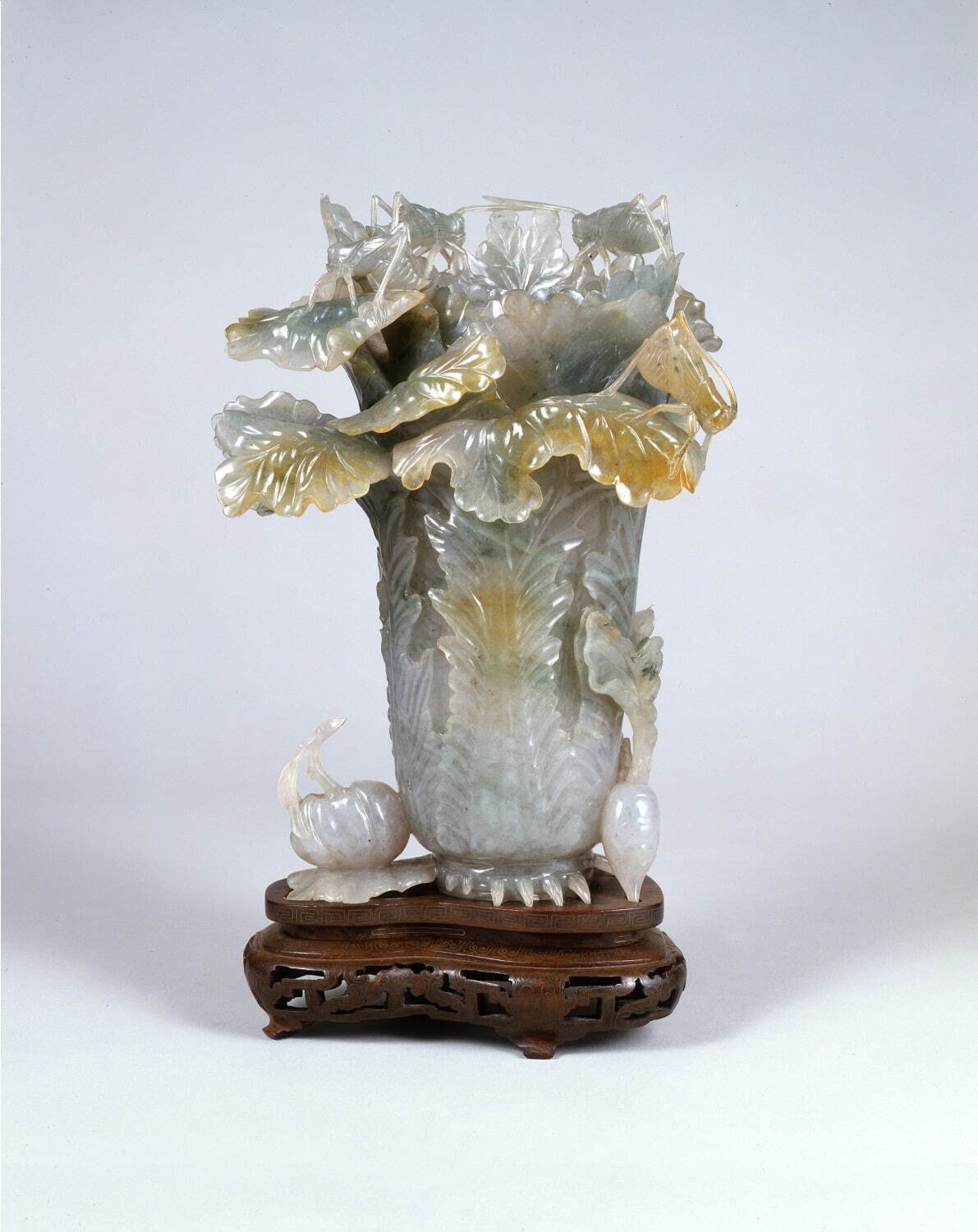 《翡翠白菜形花瓶》清時代