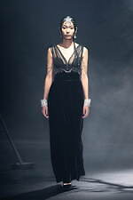 タナカダイスケ23年秋冬ビジューが煌めくドレス＆月モチーフのバッグなど、伊勢丹新宿店の限定ストアに｜写真5