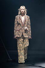 タナカダイスケ23年秋冬ビジューが煌めくドレス＆月モチーフのバッグなど、伊勢丹新宿店の限定ストアに｜写真13