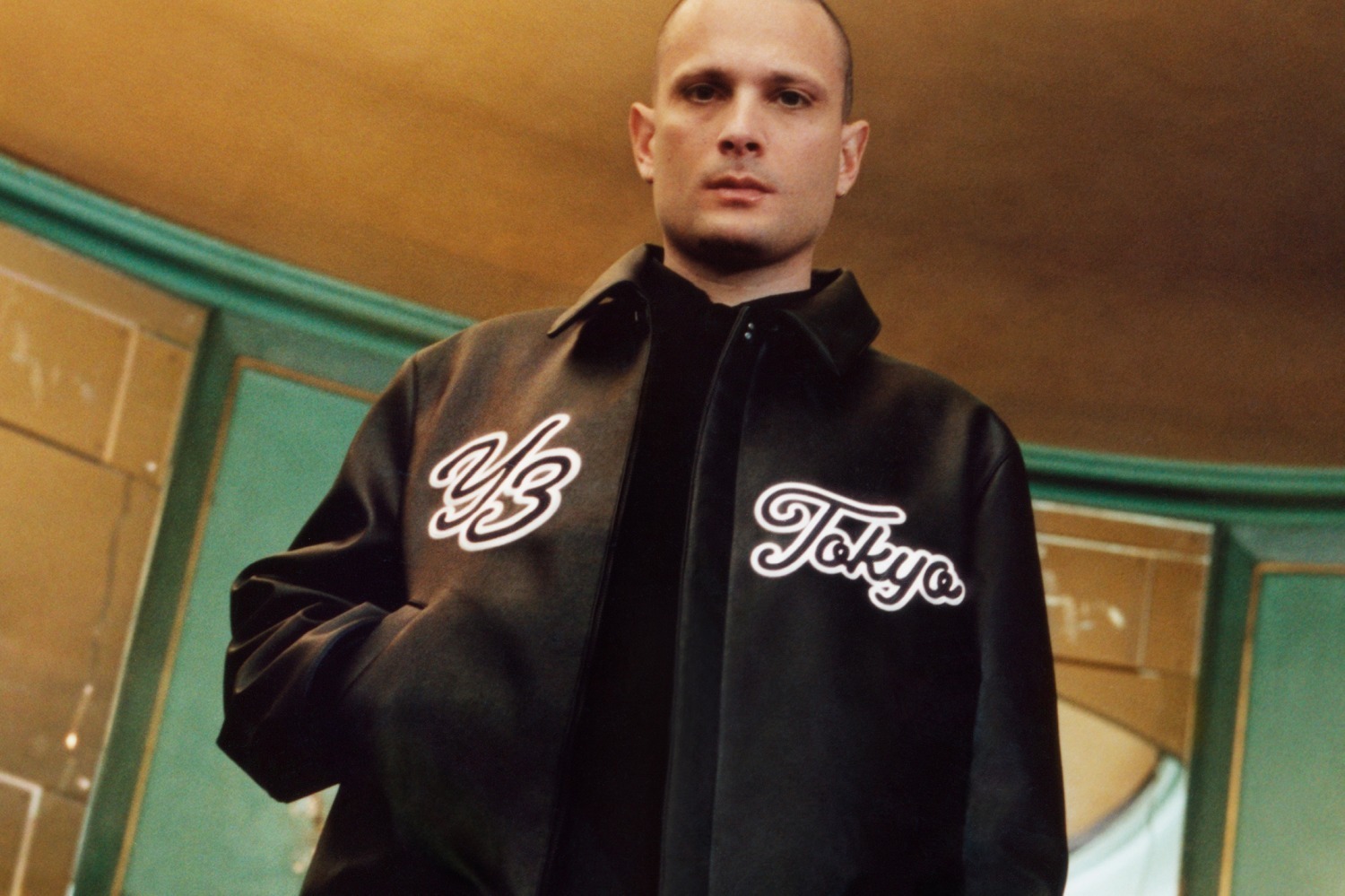 Y-3の24年春夏新作ウェア、“押し花”着想のジャケットやジャージ Y-3の24年春夏新作ウェア、“押し花”着想のジャケットやジャージ
