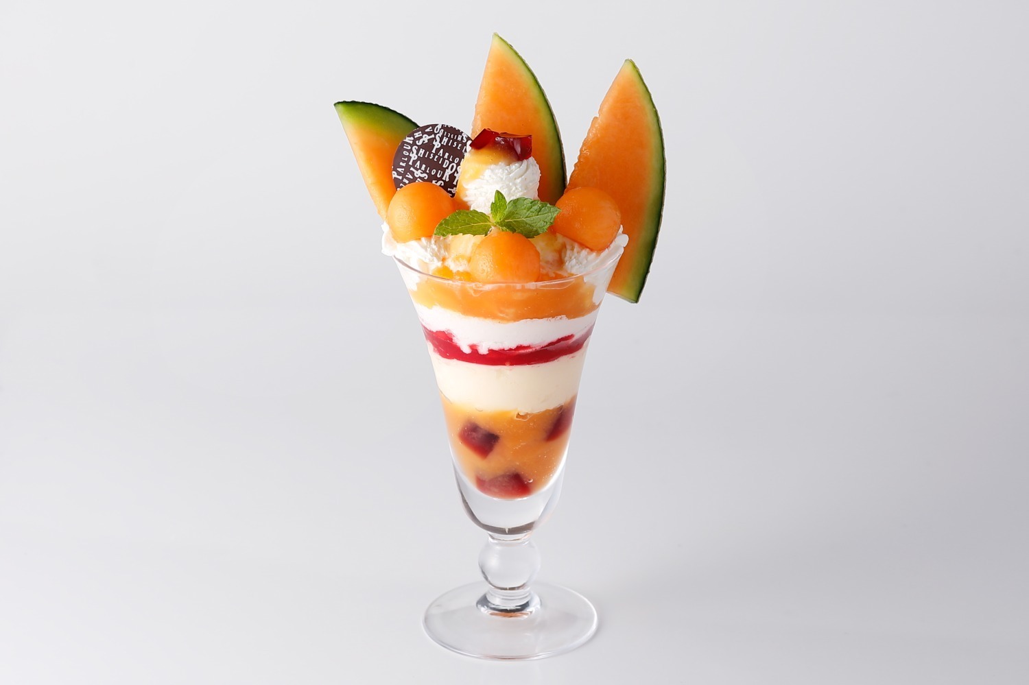 ぶどう｜資生堂パーラー“真夏のフルーツパフェ”、富良野メロンや「ナガノパープル」ぶどうを贅沢に使用