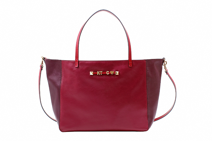 ヴァレンティノのシューズやバッグが赤色に染まる！伊勢丹新宿で先行発売 | 写真