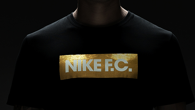 サッカーファンに捧ぐ ナイキフットボールの誇りを懸けたコレクション Nike F C 登場 ファッションプレス