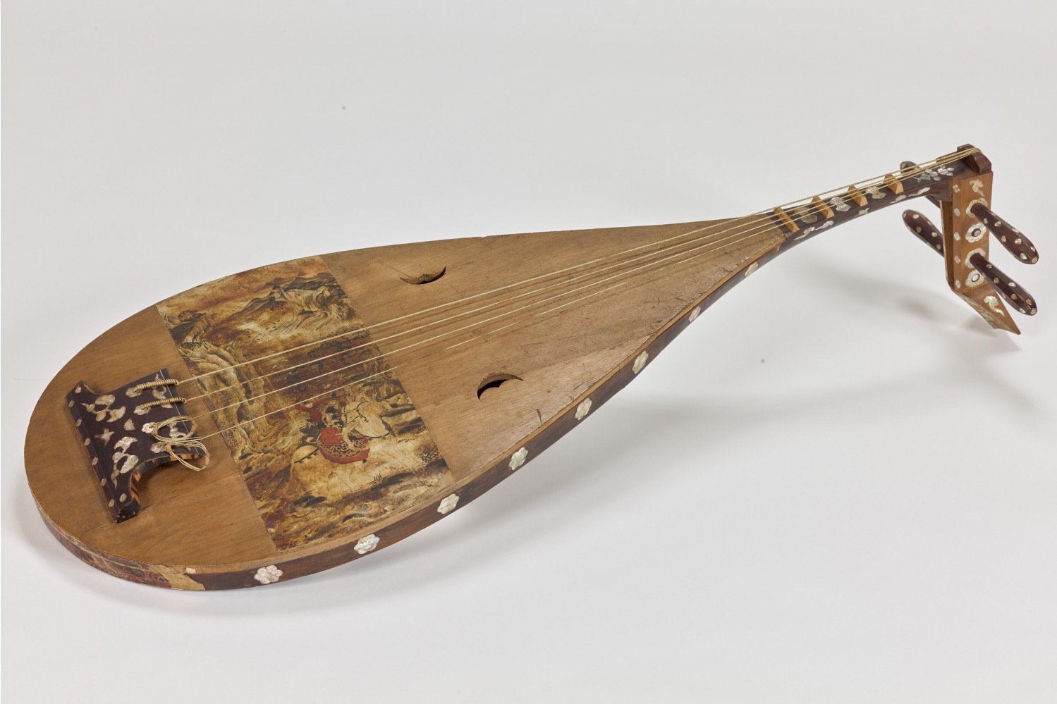 特別展｜「第75回 正倉院展」奈良国立博物館で - 袈裟の名宝や螺鈿飾りの鏡など、調度品・服飾品・仏具を紹介