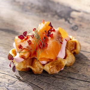 “魔女のほうき”にのった肉アフタヌーンティーがヒルトン東京で、とろけるポークリブやビーフサーロイン｜写真6