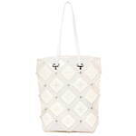 タトラス×ゴジュウニ バイ ヒカルマツムラ“ダウン”着想、クッションを埋め込んだコラボバッグ｜写真1