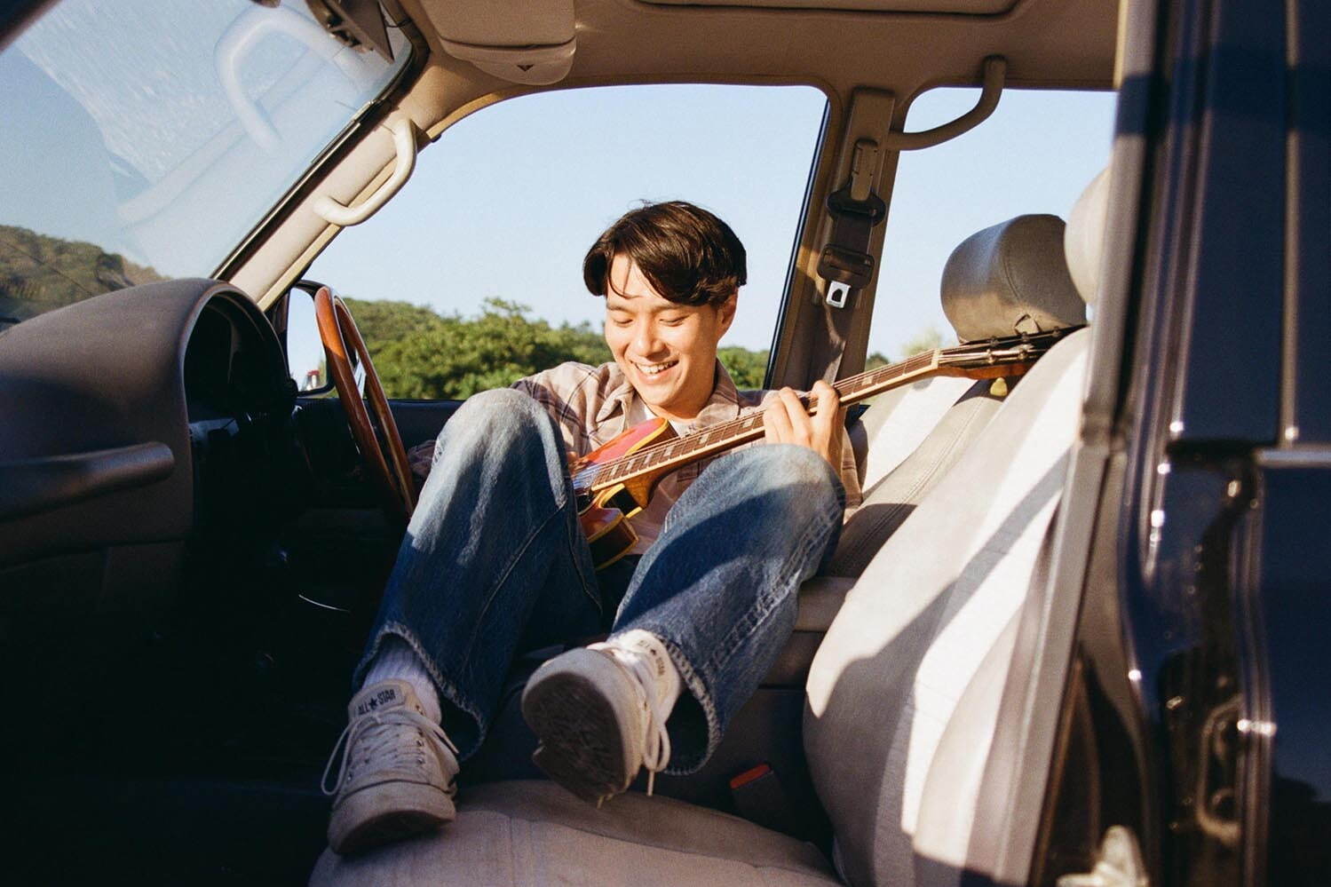 TAIKINGの新曲「SUNNY WAVES」配信リリース、爽快なギタープレイが光る楽曲