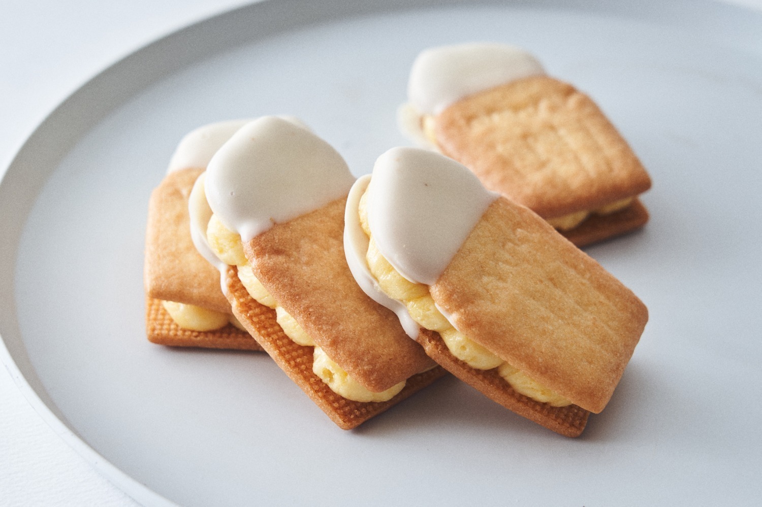 フェアリーケーキフェア新作「パッションフルーツ生バターサンド」甘酸っぱいエキゾチックな味わい