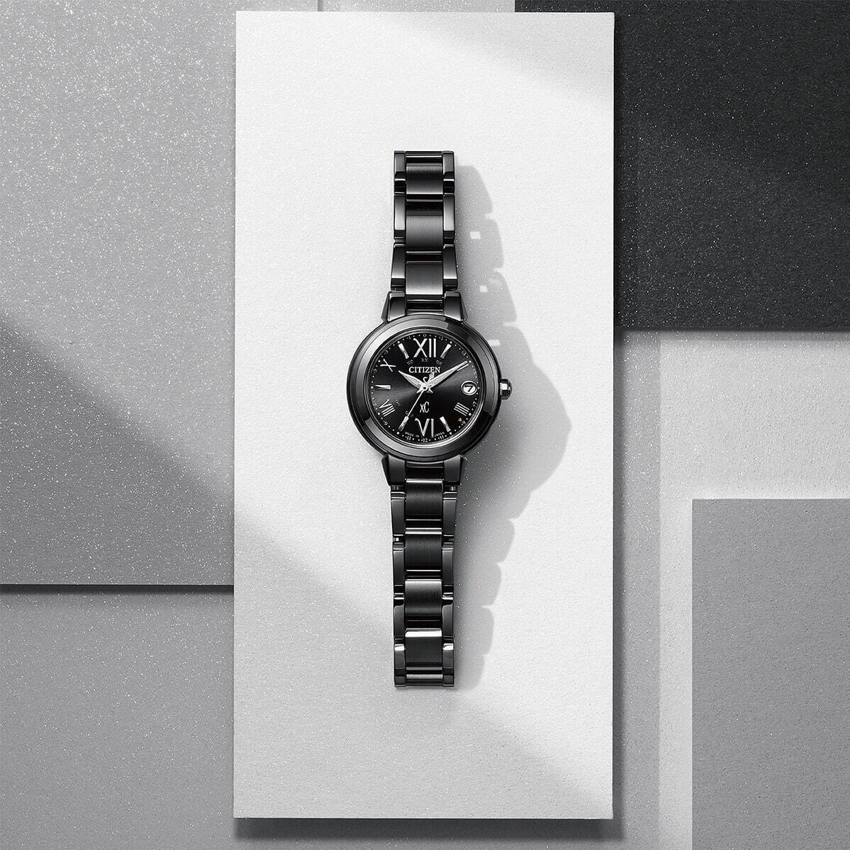 シチズン クロスシー“シンプル×小ぶりサイズ”の新作ウィメンズ腕時計、艶やかなブラック文字盤で｜写真2