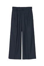 イレニサの新作、手染めコーデュロイのブルゾン＆ストライプ柄のオーバーサイズシャツ｜写真14