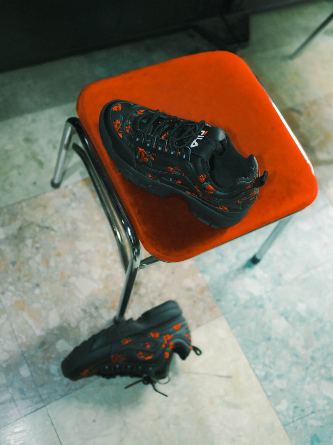【最終値下】【タグなし未使用】レア　FILA フィラ　バラ　刺繍　スニーカー 最終値下】【タグなし未使用】レア FILA フィラ バラ 刺繍