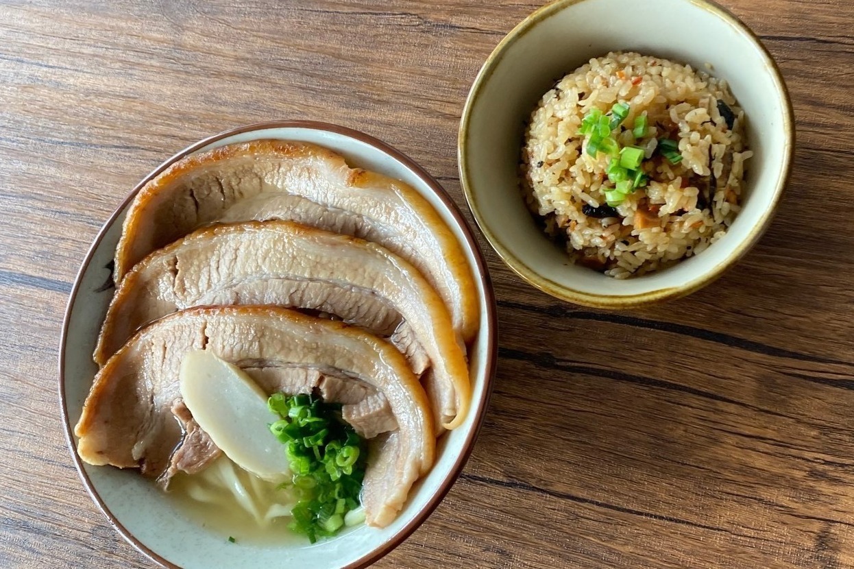 沖縄｜「沖縄展」池袋東武で - “丸ごとパイン”のかき氷や人気店の沖縄そば、“泡盛バー”も