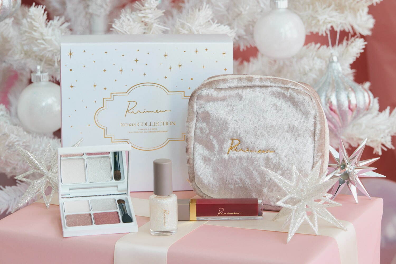 イヴ・サンローラン(Yves Saint Laurent), ジルスチュアート(JILLSTUART), クリスチャン ルブタン(Christian Louboutin), メゾン キツネ(Maison Kitsuné), ゲラン(GUERLAIN), エスティ ローダー(Estée Lauder), クリニーク(CLINIQUE), ランコム(LANCÔME), クラランス(CLARINS), ザボディショップ(THE BODY SHOP), コスメデコルテ(DECORTÉ), ヘレナ ルビンスタイン(HELENA RUBINSTEIN), アスレティア(athletia), ドクターシーラボ(Dr. Ci:Labo), ロクシタン(L'OCCITANE) 2023年クリスマスコフレ特集｜写真24