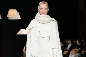 23区 2023年秋冬コレクション - 30年間の出会いと感謝を重ねて