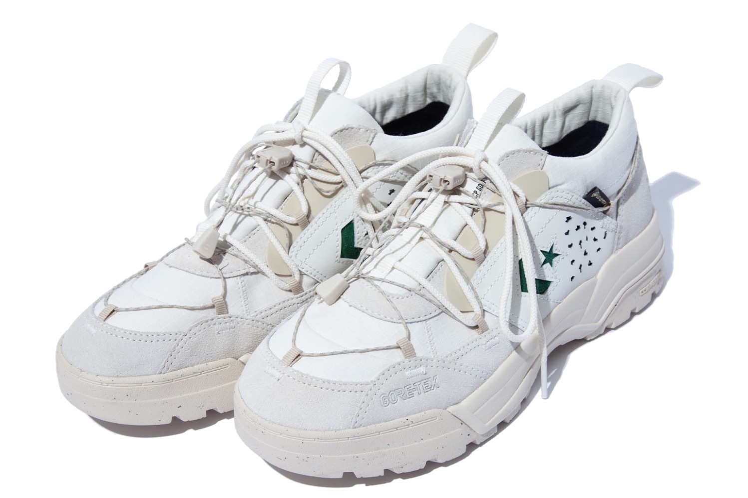 エフシーイー×コンバースのアウトドアシューズ着想スニーカー、ゴアテックス素材採用のローカットで