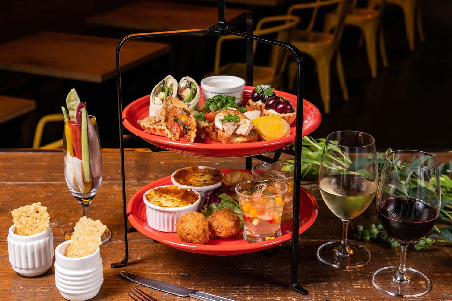 ディーゼル「グロリアスチェーンカフェ」イブニングハイティー、色鮮やかなフィンガーフードなど全12種