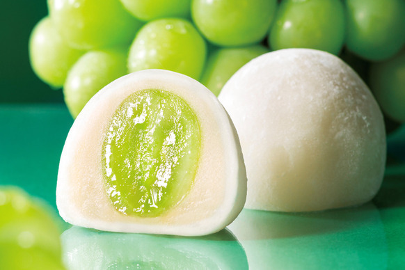 亀屋万年堂「シャインマスカット大福」