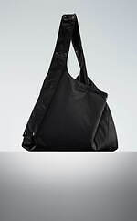 ディスコード ヨウジヤマモトの23年秋冬バッグ、ふっくら中綿入りショルダー＆ドレスを再構築したトート｜写真8