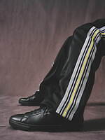 ニードルズ×ラブレスのトラックパンツ、側章を“グレー×イエロー”カラーで｜写真2