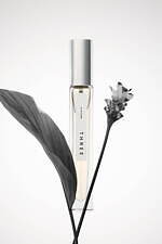 スリー(THREE) エッセンシャルセンツ｜写真5