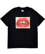 スティーロ“真っ赤なリップ＆チェリー”のフォトTシャツ、フランスの写真家とコラボ｜写真3