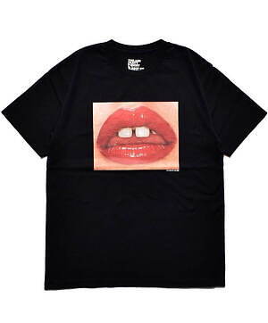 スティーロ“真っ赤なリップ＆チェリー”のフォトTシャツ、フランスの写真家とコラボ｜写真3