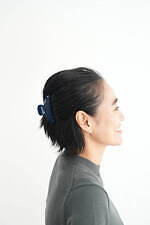 アレクサンドル ドゥ パリのユナイテッドアローズ限定ヘアアクセサリー、マットな幅広カチューシャなど｜写真7