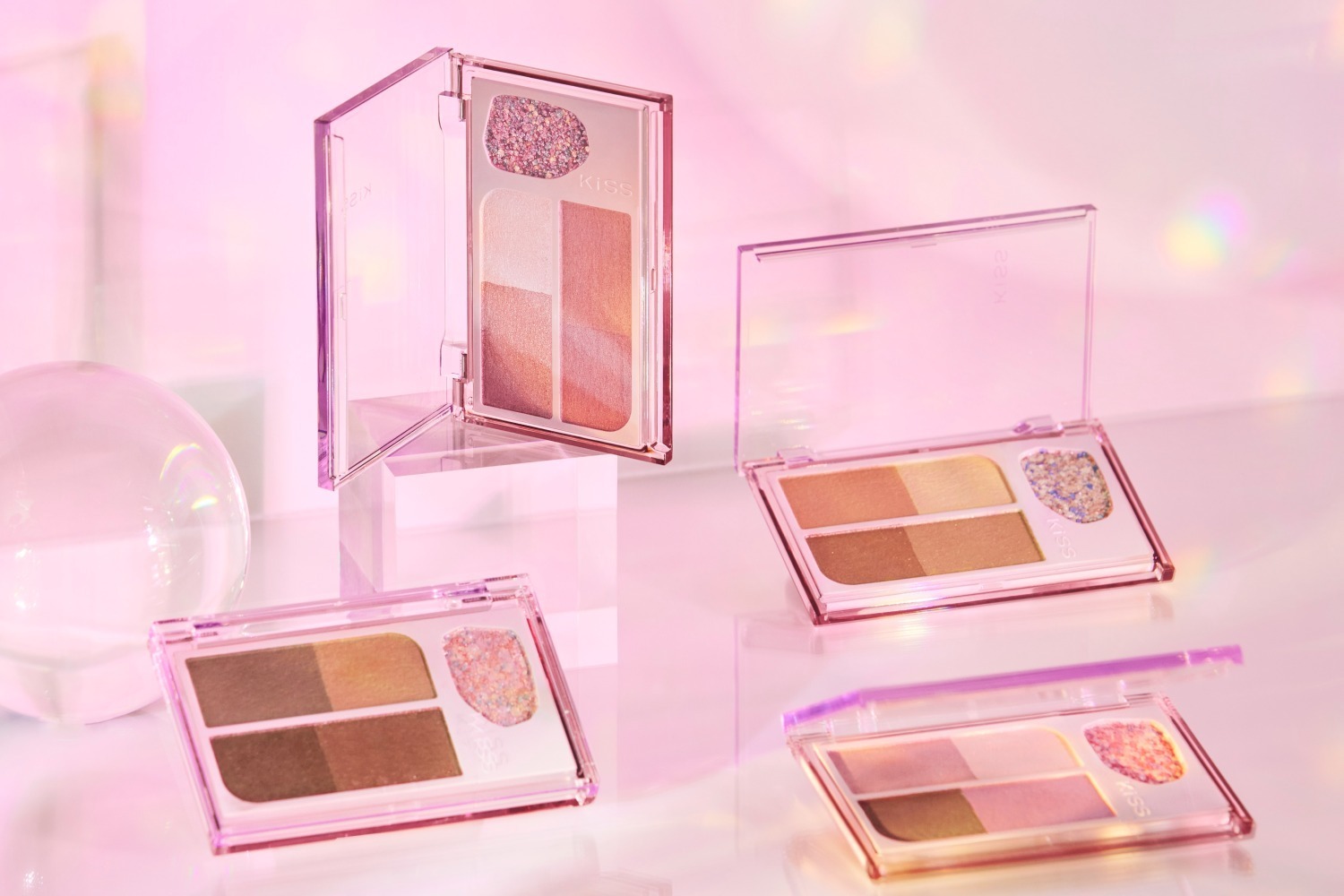 キス2023年秋コスメ、“大粒グリッター入り”アイパレットや“ぷにシャリ触感”クレイタッチチークなど