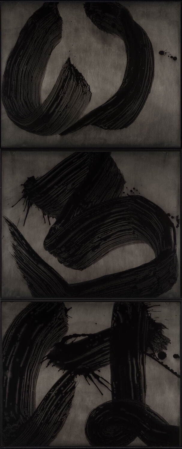 杉本博司《Brush Impression いろは歌(四十七字)》(部分) 2023年 銀塩写真 作家蔵 ©Hiroshi Sugimoto