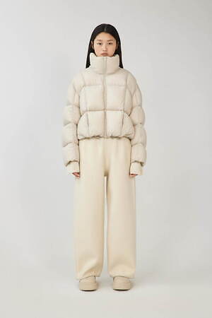 ジェイエヌビーワイ(JNBY) 2023-24年秋冬ウィメンズコレクション  - 写真26