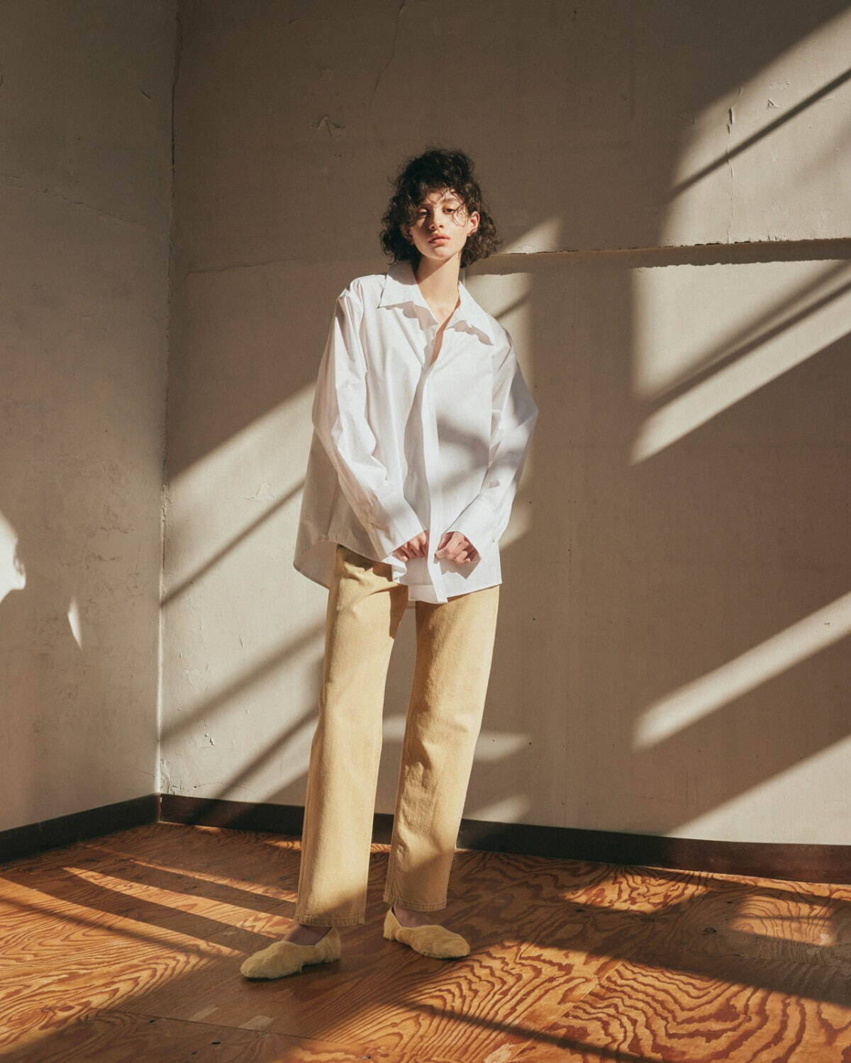 サージ 2023-24年秋冬｜ スラックス