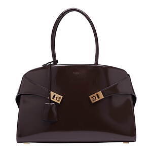 フェラガモ(Ferragamo) ハグ｜写真1