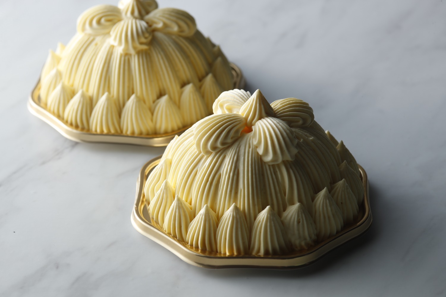 東京會舘の夏限定フルーツ系スイーツ、「パッションマンゴー」のマロンシャンテリーや白桃ゼリー