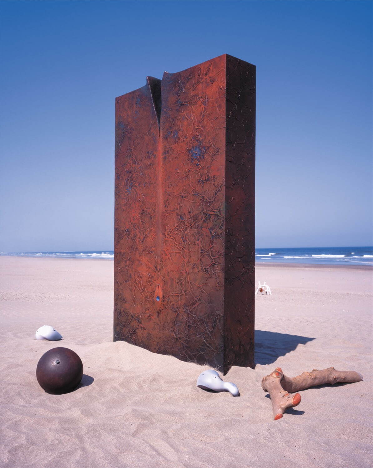 池田龍雄 《漂着》2001年 個人蔵
撮影:上野則宏 画像提供:佐谷画廊アーカイブ