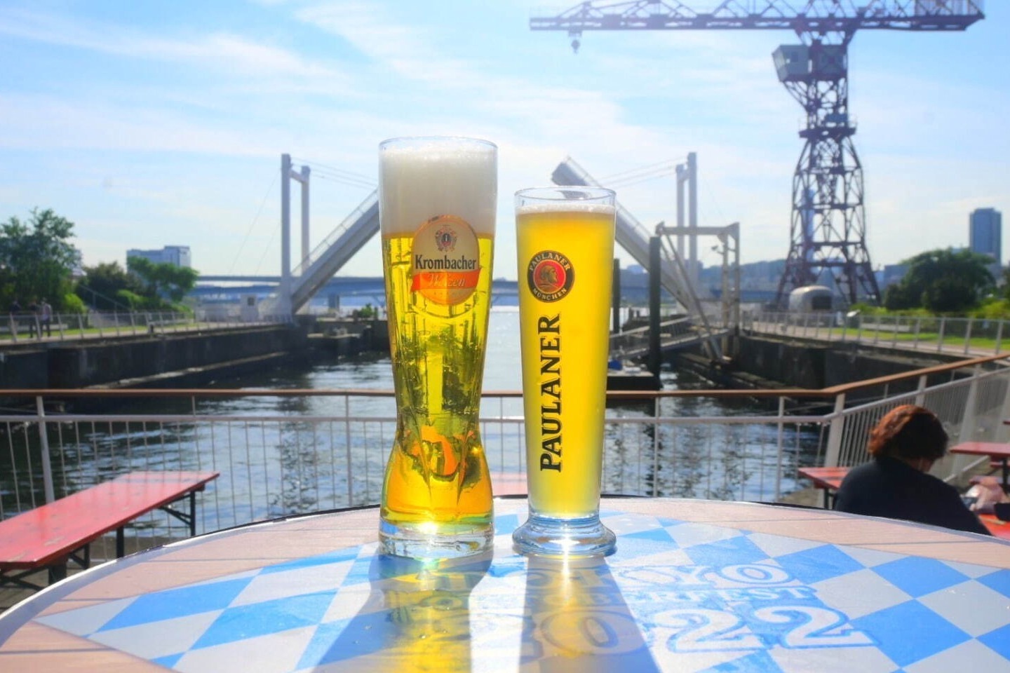 オクトーバーフェスト｜「豊洲オクトーバーフェスト 2023」ららぽーと豊洲で、本場ドイツビールを“巨大ブーツ型ジョッキ”で