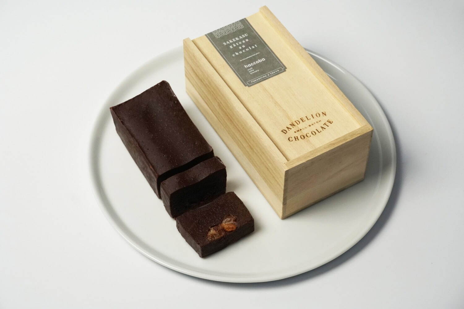 ダンデライオン・チョコレート(Dandelion Chocolate) 酒粕ガトーショコラ｜写真1