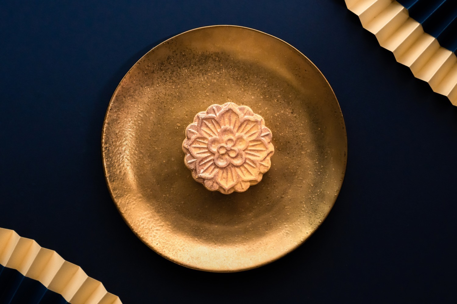 バスボム｜ラッシュ23年秋“まるで月餅”の新作バスボム、香ばしいキャラメル香るスイートなバスタイムに