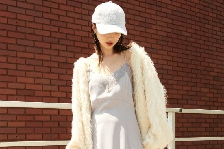 スナイデル23年秋新作、繊細レースのキャミワンピ＆ふわふわシャギーニットカーディガン