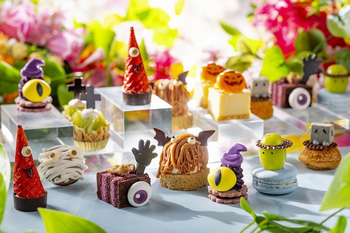 サラダ｜キンプトン新宿東京“天国＆地獄”ハロウィンアフタヌーンティー、栗とシャインマスカットのスイーツ